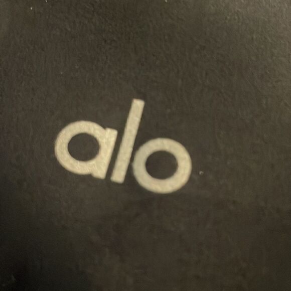 Alo Yoga HIGH-WAIST CAMO VAPOR
LEGGING - Black Camouflage Size XS / Excellent - Picture 8 of 8